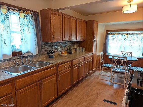 5th image of 2108 Marlindale Rd