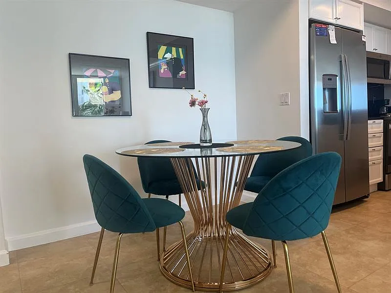 Palmetto Place Condominiu — Photo 4