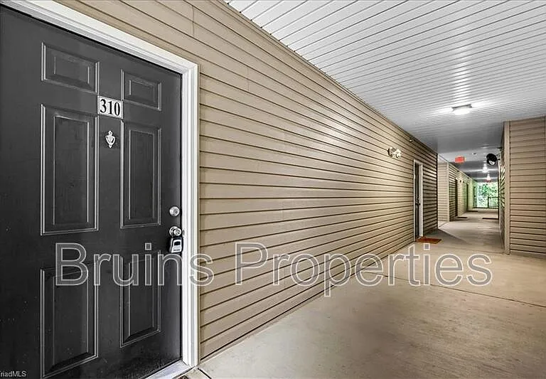 7104 W Friendly Ave #310 — Photo 3