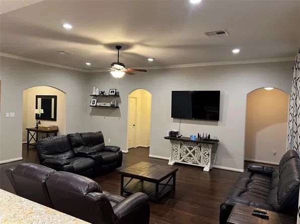 2005 Clatt Way, Conroe, TX 77301