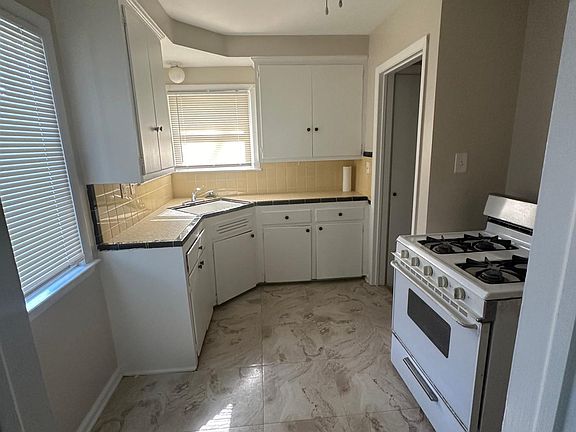 5th image of 11647 Bramell