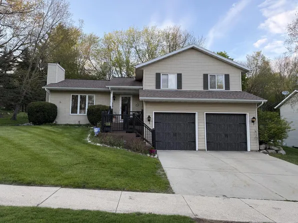 204 Cambridge AVENUE, Waukesha, WI 53188