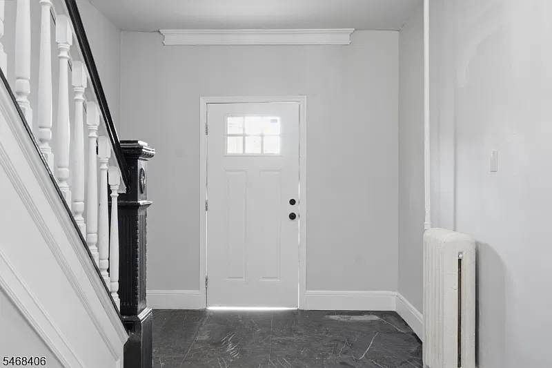 301 Ellis Ave — Photo 2