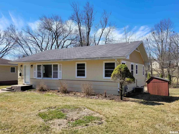 3022 Tower Rd, Clinton, IA 52732