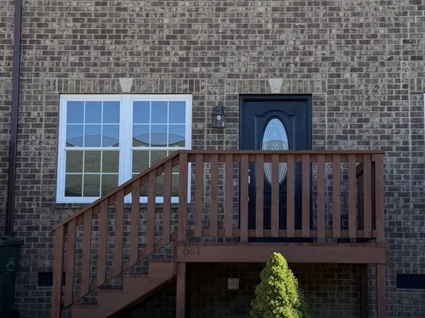 651 Clubhouse Dr, Prestonsburg, KY 41653