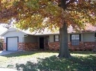 616 W Forster Dr, Mustang, OK 73064