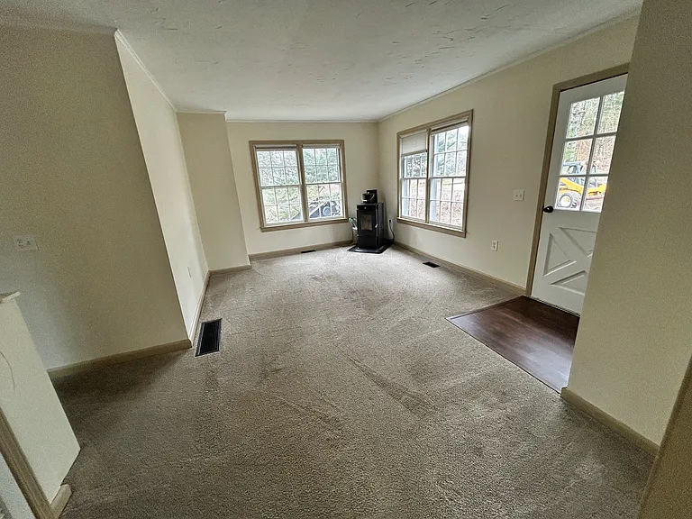 58 Pomperaug Rd — Photo 2