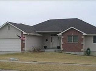 4821 NW Redwood Dr, Topeka, KS 66618