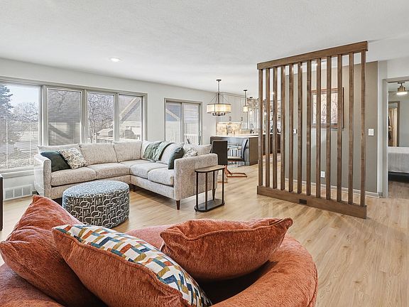 5th image of 309 Independence St