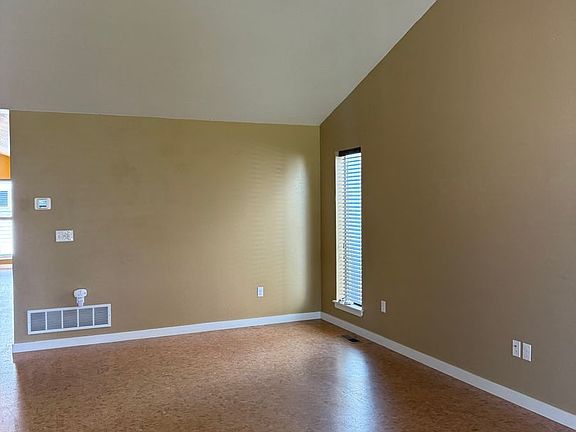 4th image of 353 N Ferguson Ave