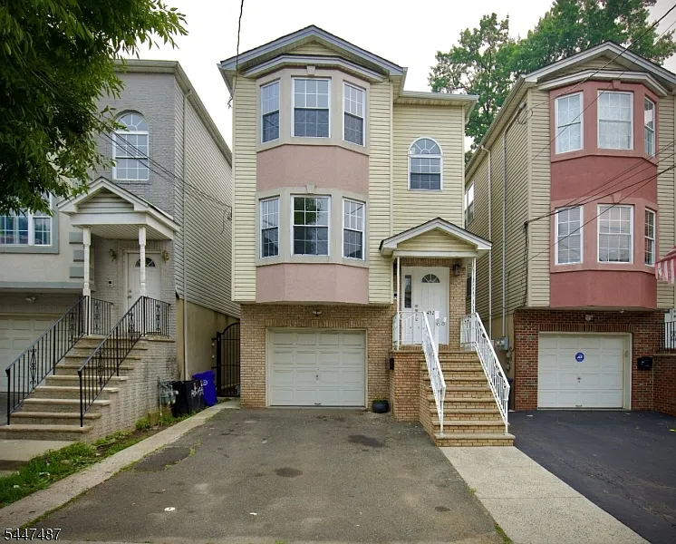 3 bed, 2.0 bath, $3,000 — Photo 1