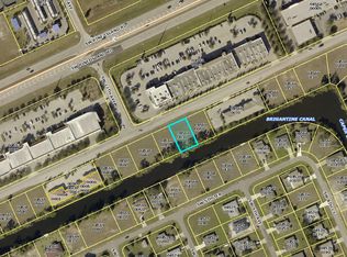 906 SW 4th Pl, Cape Coral, FL 33991
