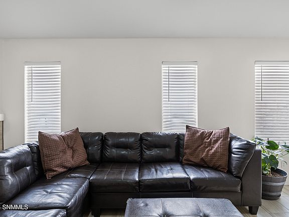 3rd image of 4992 Bosworth Rd