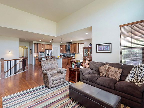 A3 - 06 - Living room.jpg