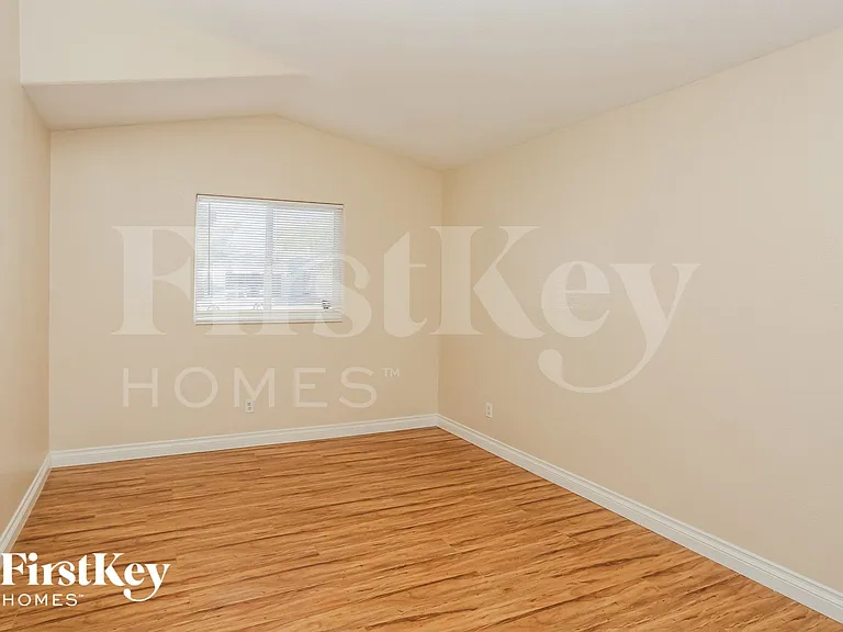 5412 Redview Ct — Photo 11