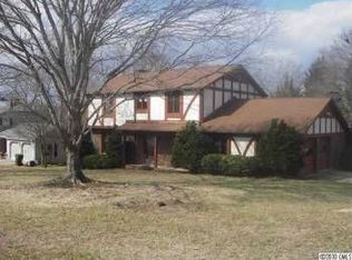 971 36th Avenue Cir NE, Hickory, NC 28601