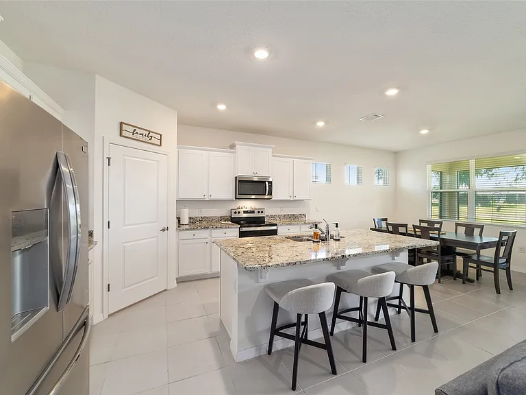 5252 NW 46th Lane Rd — Photo 4
