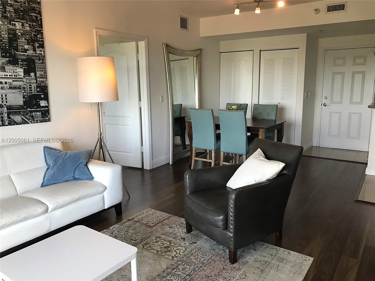 Building Photo - 1627 SW 37th Ave #405