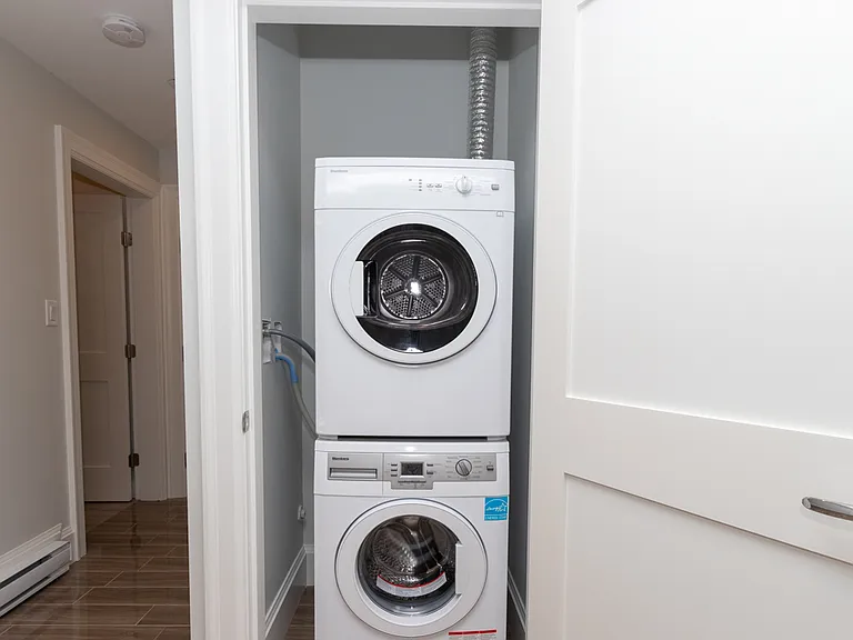 2195 Jefferson Ave — Photo 8