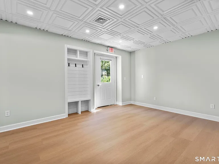 184 Maple St — Photo 4