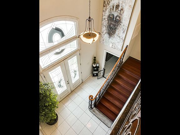2nd image of 4000 Violet Ave