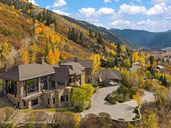 4th image of 663 Mountain Laurel Dr