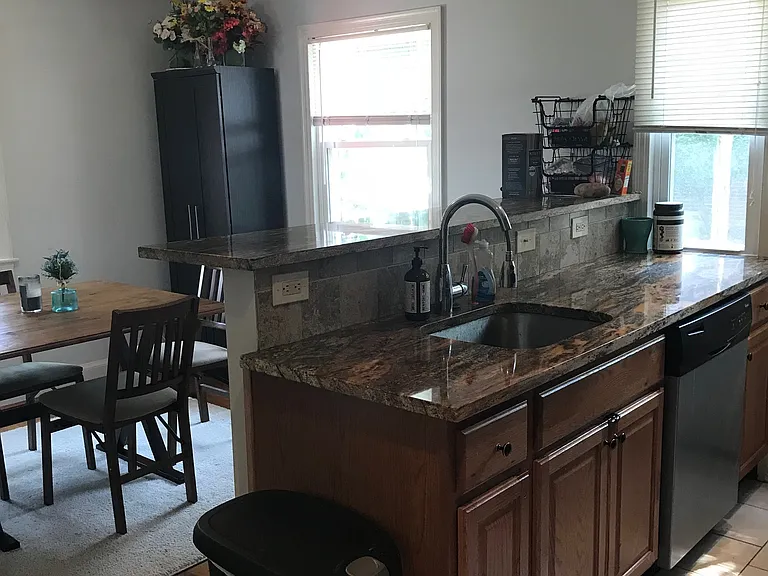 631 N Oakland St — Photo 8