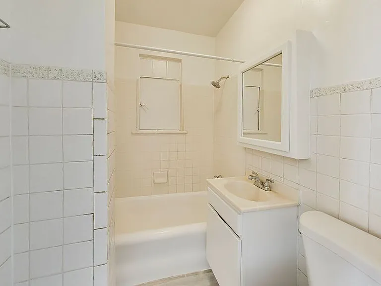 536 Leavenworth Street — Photo 16