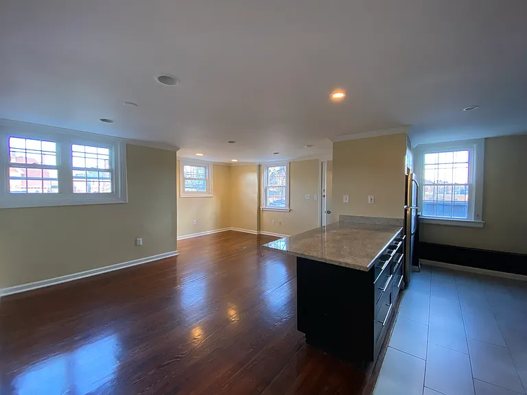 75 Whitney Ave #4A — Photo 4