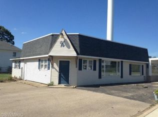 503 N Main St, Lawton, MI 49065