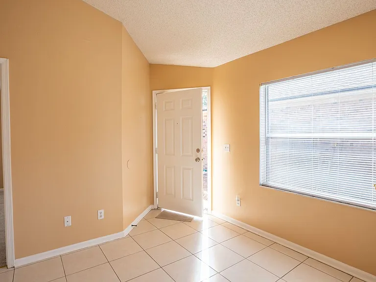 2548 Americas Cup Cir E — Photo 3