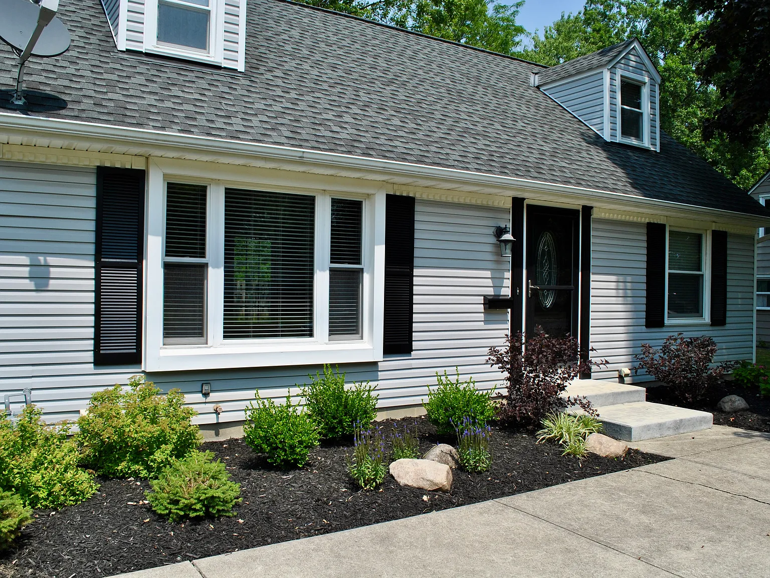 1231 Spruce Tree Ln — Photo 2