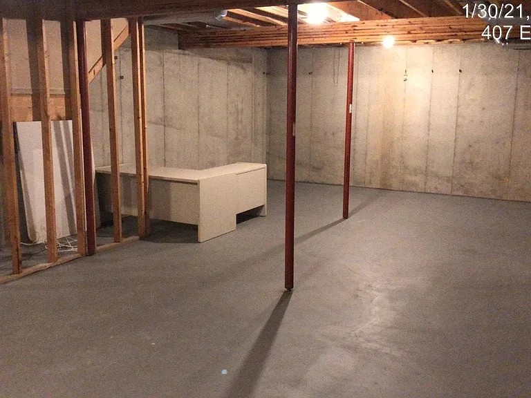 409 E Cherry St — Photo 25