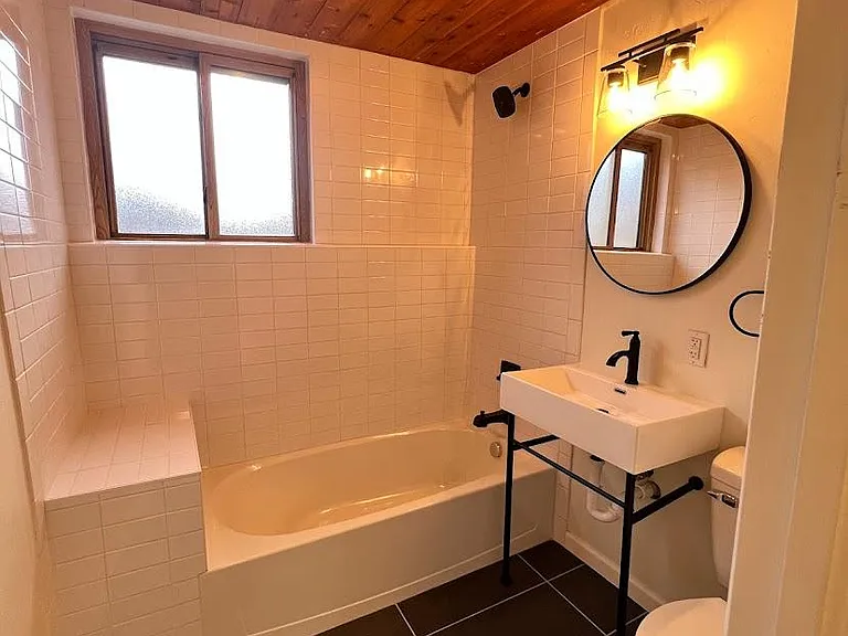 6215 S Sterne Pkwy — Photo 15