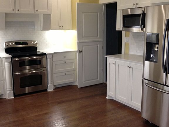 Kitchen with quartz counters
