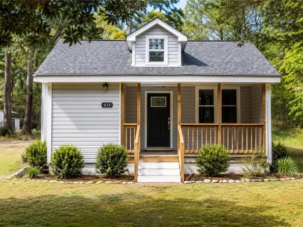 633 Fitchetts Wharf Rd, Mathews, VA 23109