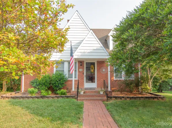 108 E Ingram St, Mount Gilead, NC 27306