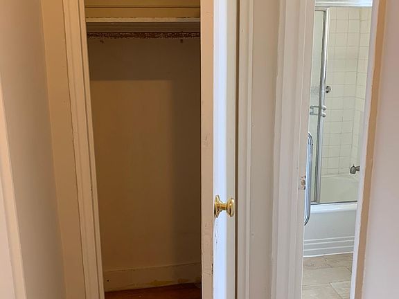 3rd image of 2553 Colden Ave #1