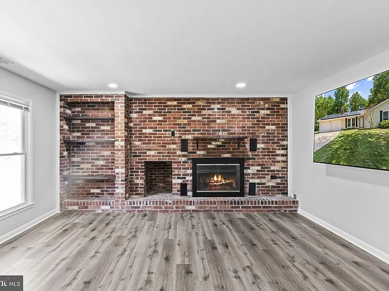 2060 Red Spruce Ct — Photo 8