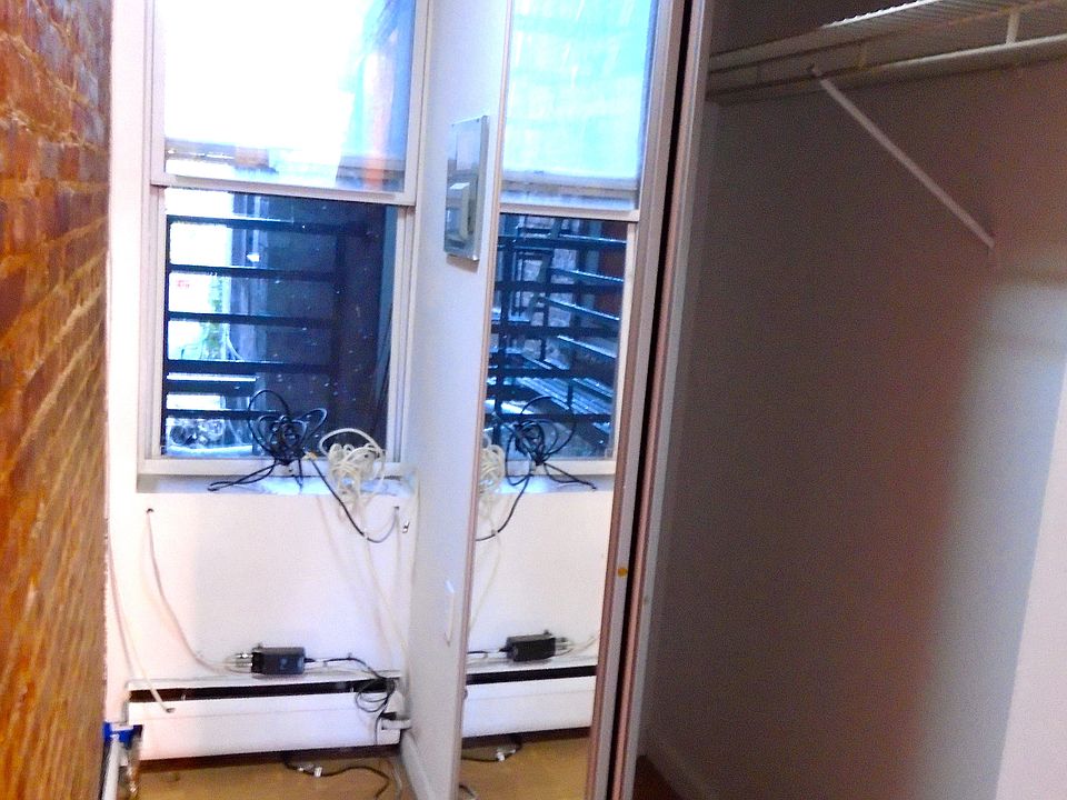 2nd image of 117 Magnolia Ave APT 1RF