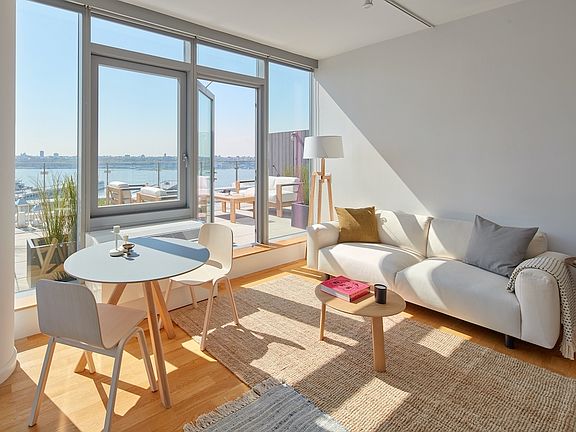 4th image of 550 W 54th St APT 2131