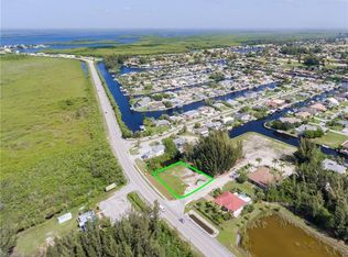 814 SW 35th Pl, Cape Coral, FL 33991