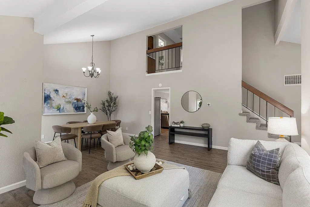 2 bed, 2.5 bath, 1479 sqft, $4,300 — Photo 2