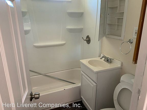 4th image of 303 Chennault Ct #8892320