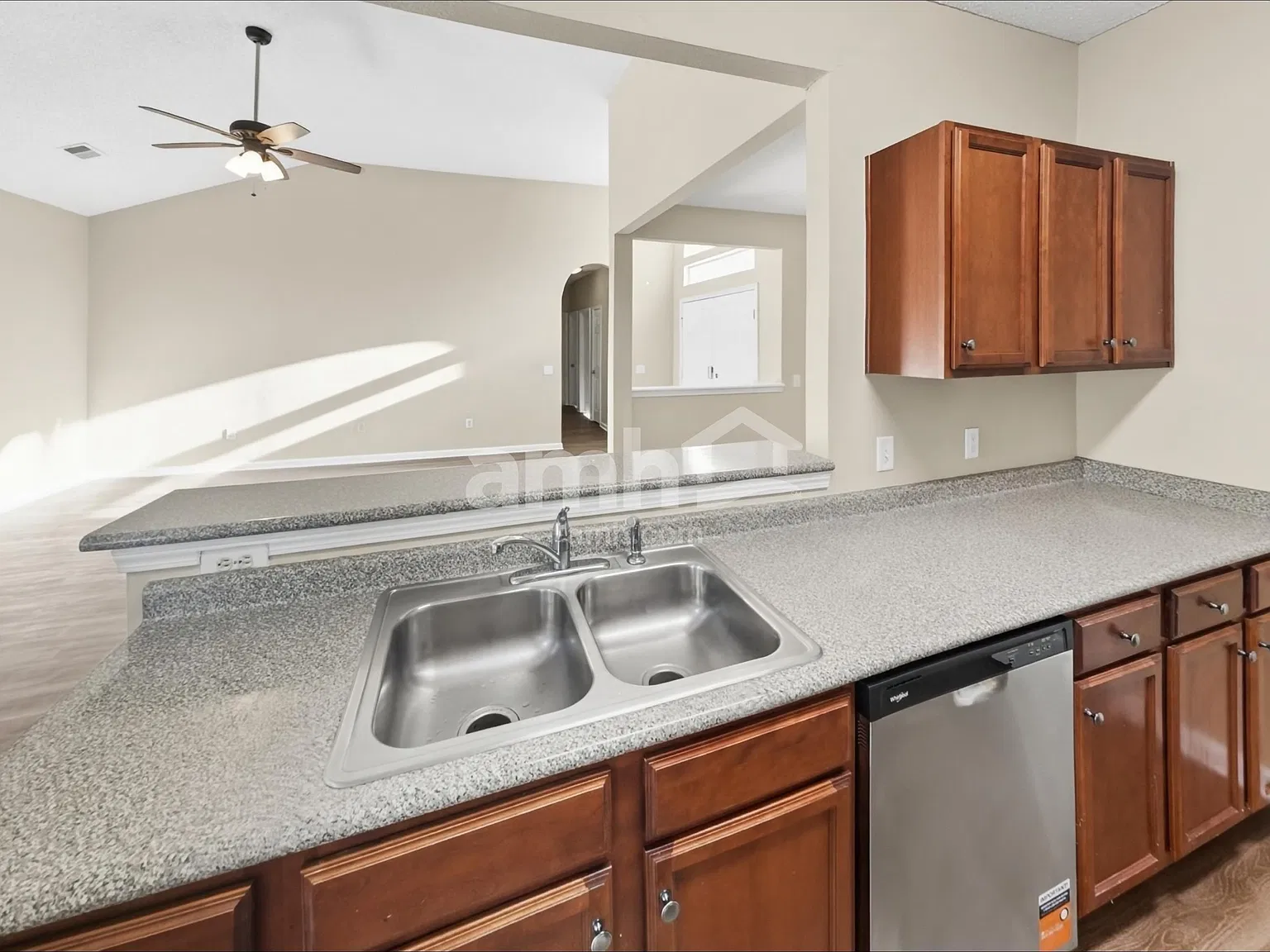 3 bed, 2.0 bath, 1511 sqft, $2,230 — Photo 3