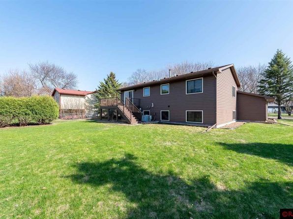 1540 Peggy Ln, North Mankato, MN 56003
