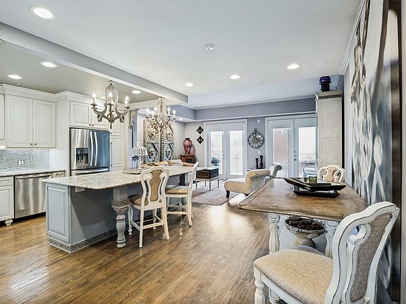 4th image of 5055 Addison Cir Penthouse 423