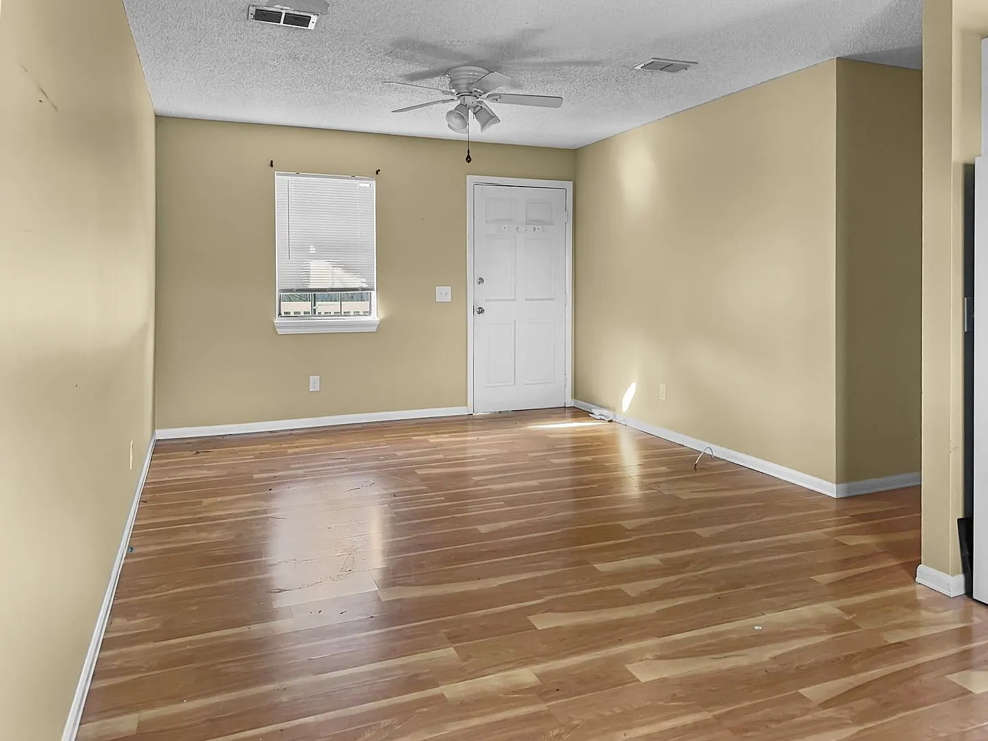 276 Daffin Place — Photo 2