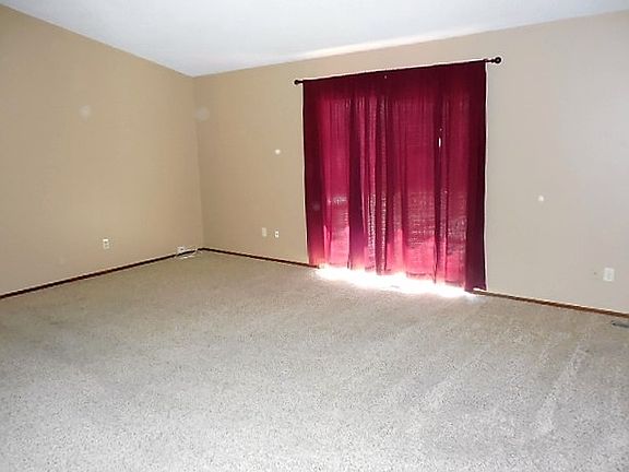 3rd image of 103 E Derby Hills Dr