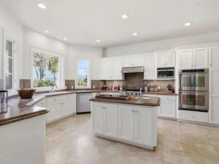 12986 Macdonald Dr — Photo 8